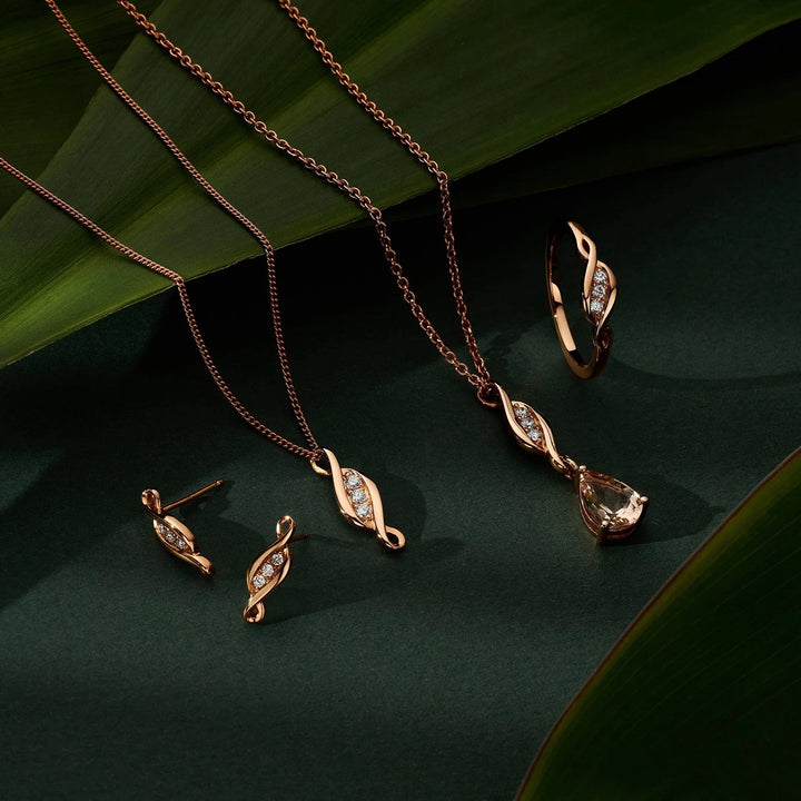 Clogau Solid Gold 1854 Past Present Future 18ct Gold Pendant - MococoClogau1854PPF03505051537379089Necklaces