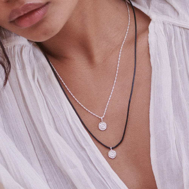 Daisy London Silver Daisy Flower Necklace - MococoDaisy LondonDBN02_SLVNecklaces