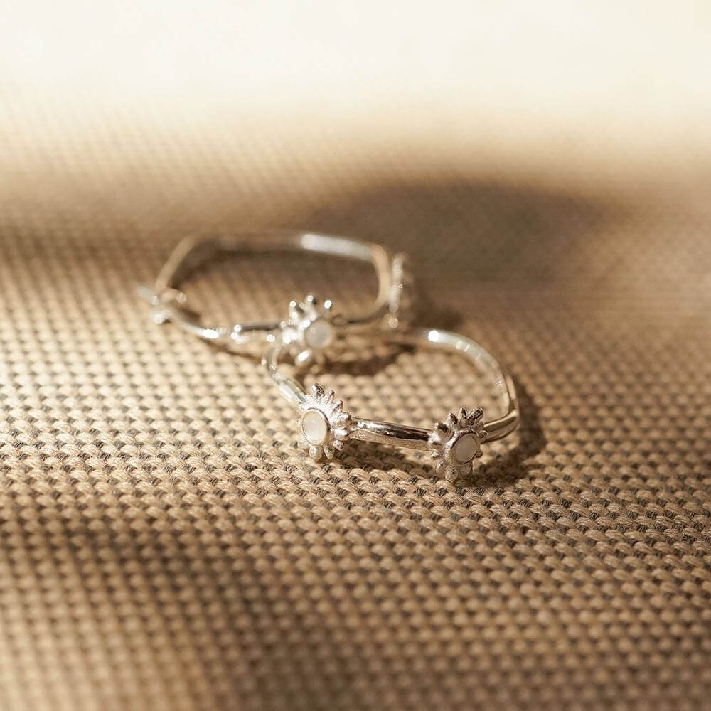 Daisy London Silver Daisy Organic Mother Of Pearl Hoop Earrings - MococoDaisy LondonDBE02_SLVEarrings