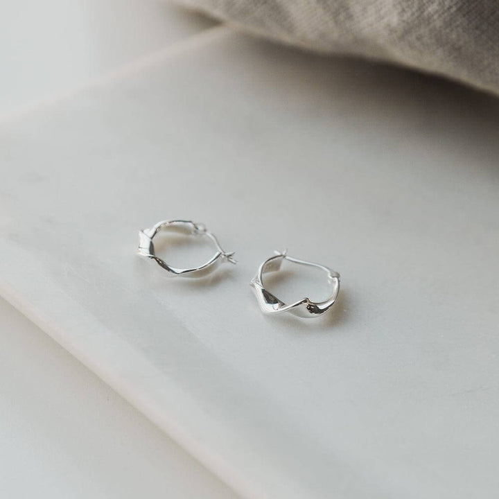 Daisy London Silver Estee Lalonde Flow Hoop Earrings - MococoDaisy London5ELE53_SLVEarrings