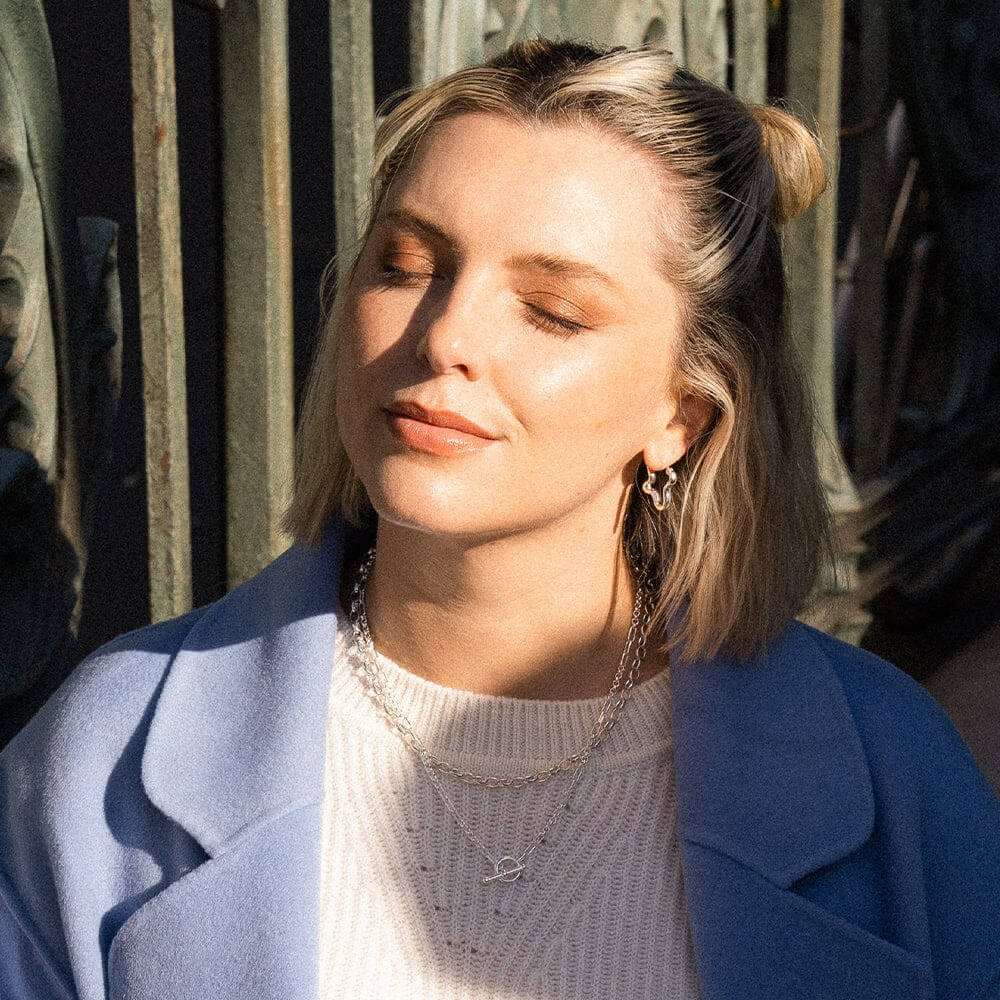 Daisy London Silver Estee Lalonde Wavy Hoop Earrings - MococoDaisy London5ELE52_SLVEarrings