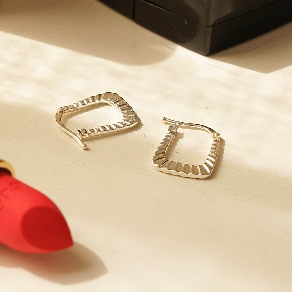 Daisy London Silver Midi Ridged Creole Hoop Earrings - MococoDaisy LondonE3111_SLVEarrings