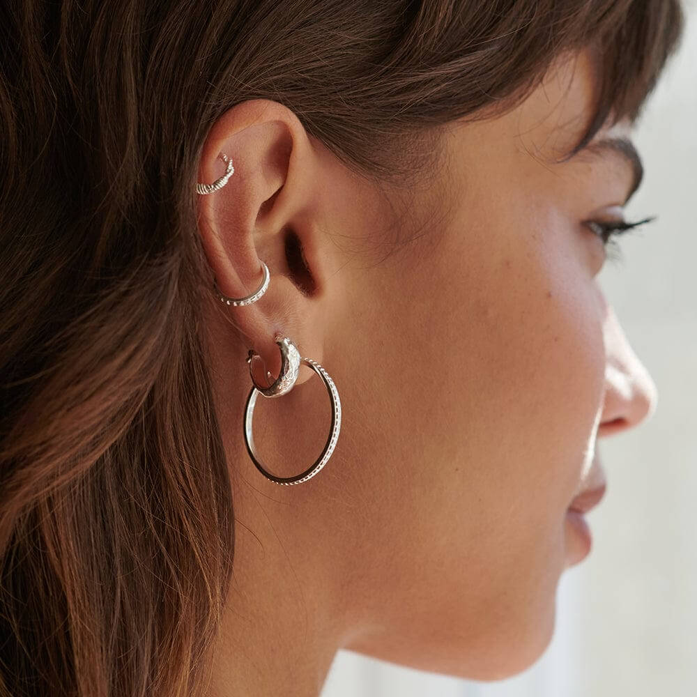 Daisy London Silver Mini Textured Hoop Earrings - MococoDaisy LondonE3113_SLVEarrings