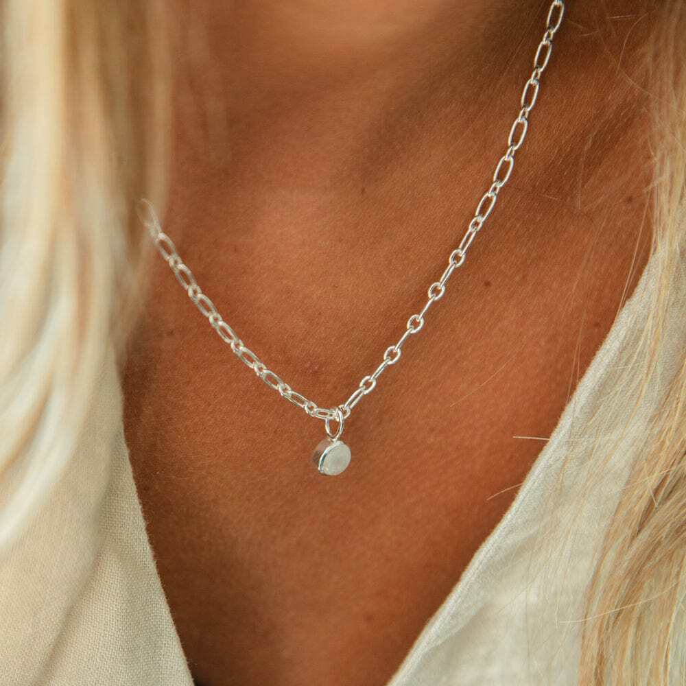 Daisy London Silver Rainbow Moonstone Chunky Healing Stone Necklace - MococoDaisy LondonHN5011_SLVNecklaces