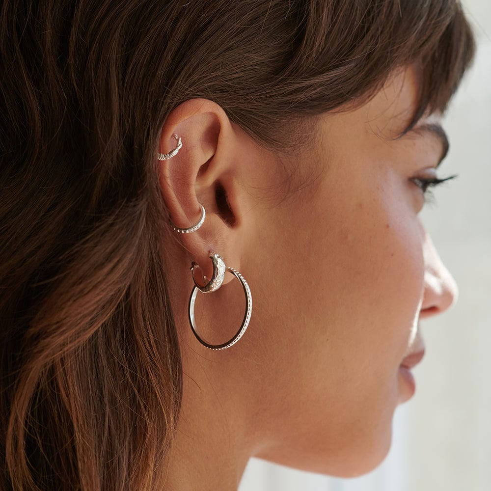 Daisy London Silver Rope Twist Huggie Hoop Earrings - MococoDaisy LondonE3107_SLVEarrings