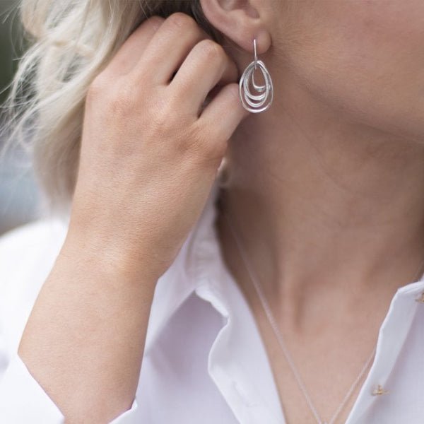 Hot Diamonds Silver Glamorous Earrings - MococoHot DiamondsDE4965055069029887Earrings