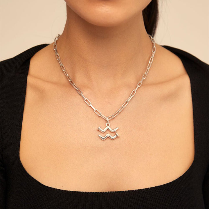 UNOde50 Sterling Silver - Plated Aquarius Shaped Charm - MococoUNOde50CHA0206MTLACU0UCharms