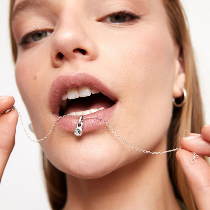 UNOde50 Sterling Silver - Plated Blue Crystal Round Shaped Charm - MococoUNOde50CHA0180MTLRSA0UCharms