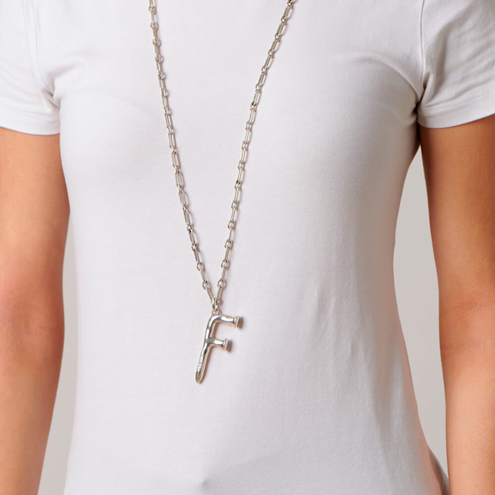 UNOde50 Sterling Silver - Plated Letter F Pendant - MococoUNOde50CHA0006MTL0000UCharms