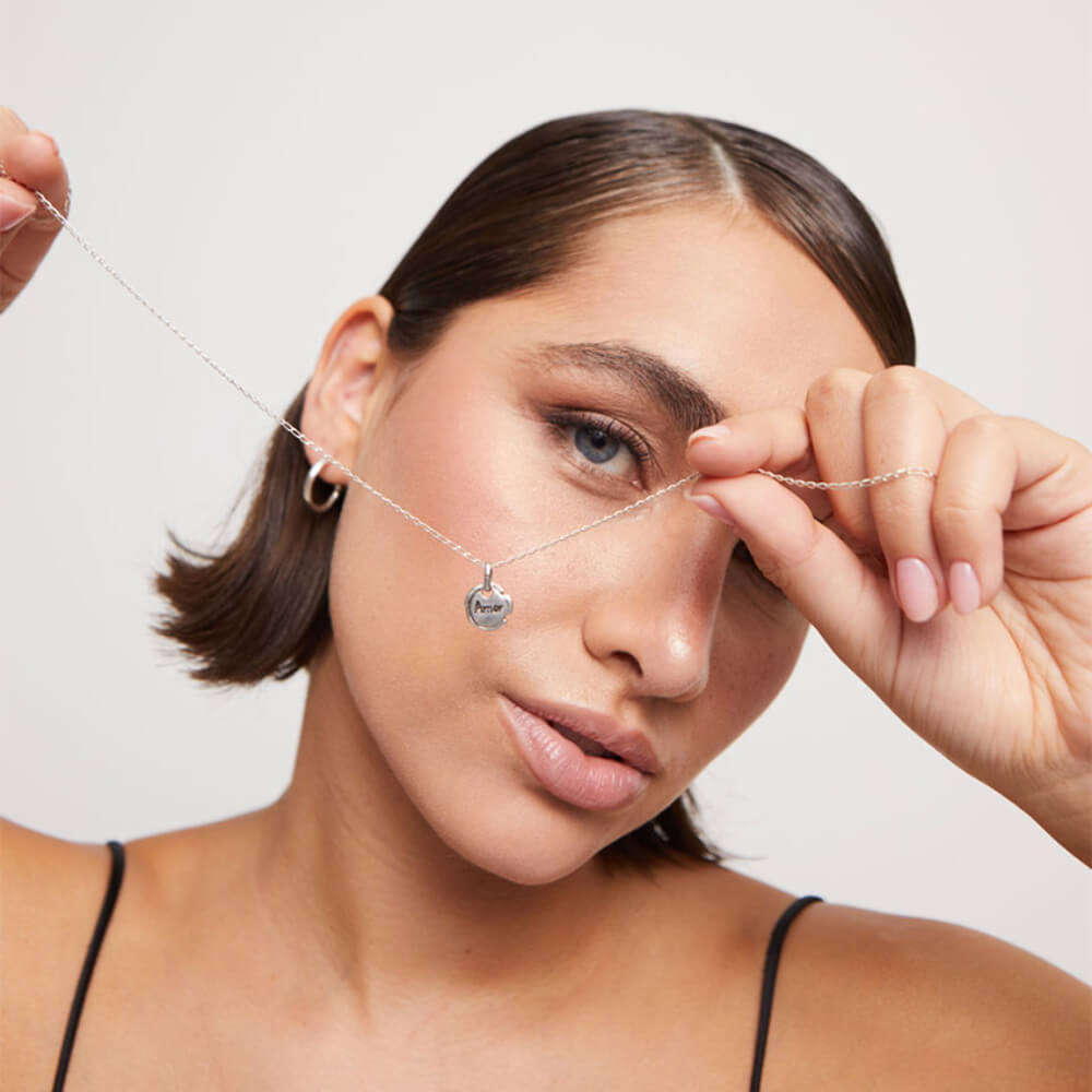 UNOde50 Sterling Silver - Plated The Word "Love" Charm - MococoUNOde50CHA0250MTL0000UCharms