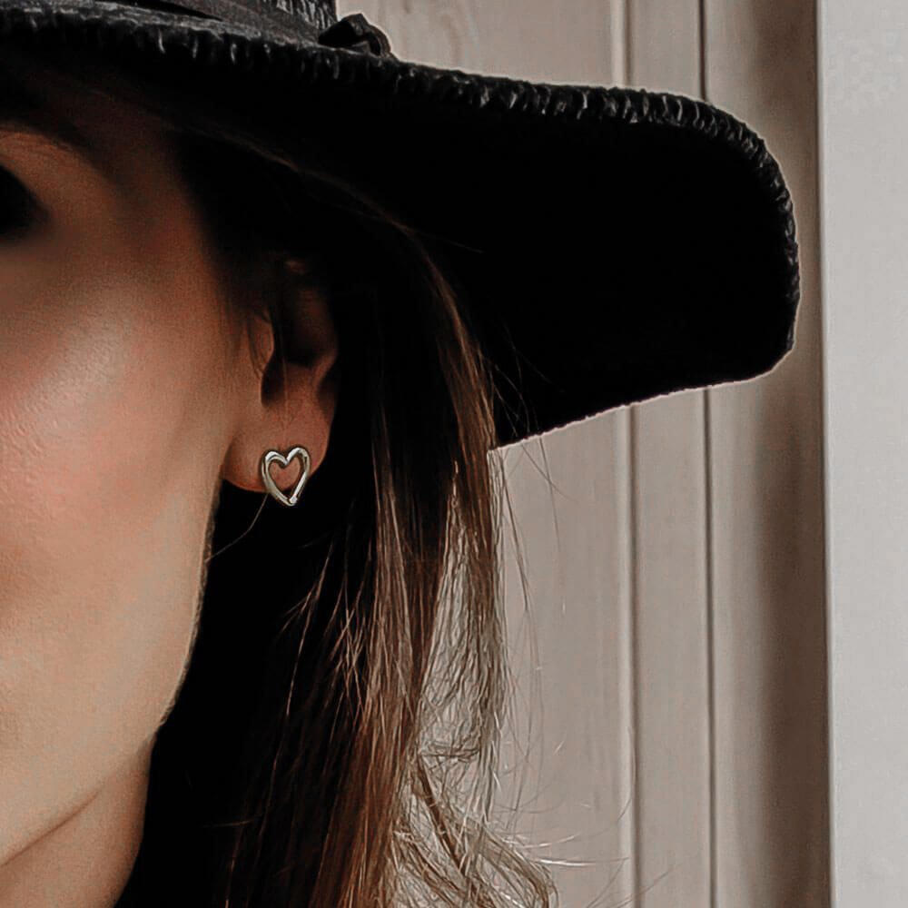 ChloBo Silver Stud Open Heart Earrings - MococoChloBoSEST5325060441653529Earrings