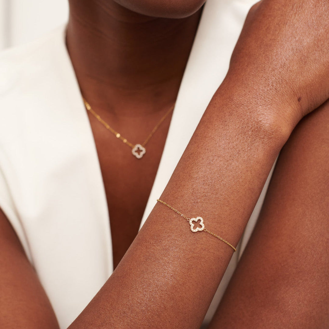 D.Louise Pavé Clover Bracelet Gold - Mococo