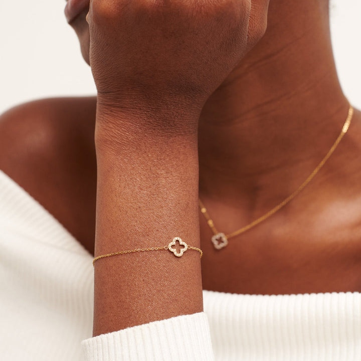 D.Louise Pavé Clover Bracelet Gold - Mococo