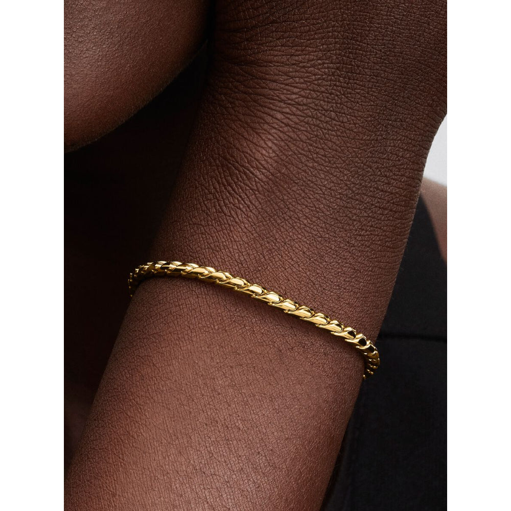 14K Gold-Plated Unique Metal Blend Round Clasp Wing Chain Bracelet image 1