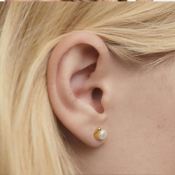 PDPAOLA Gold La Perla Pearl Mini Stud Earrings