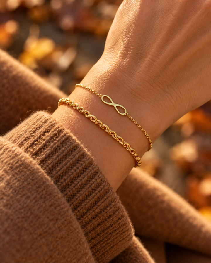 Mococo Fine 9ct Gold Infinity Bracelet