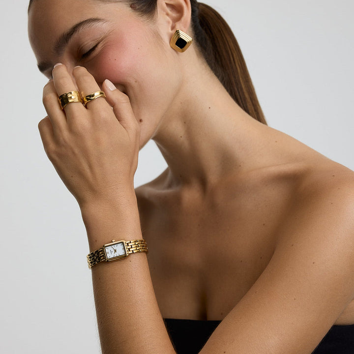 https://cdn.shopify.com/s/files/1/0481/1984/0936/files/ClassicGoldLinkedWatch1490.jpg?v=1760538081