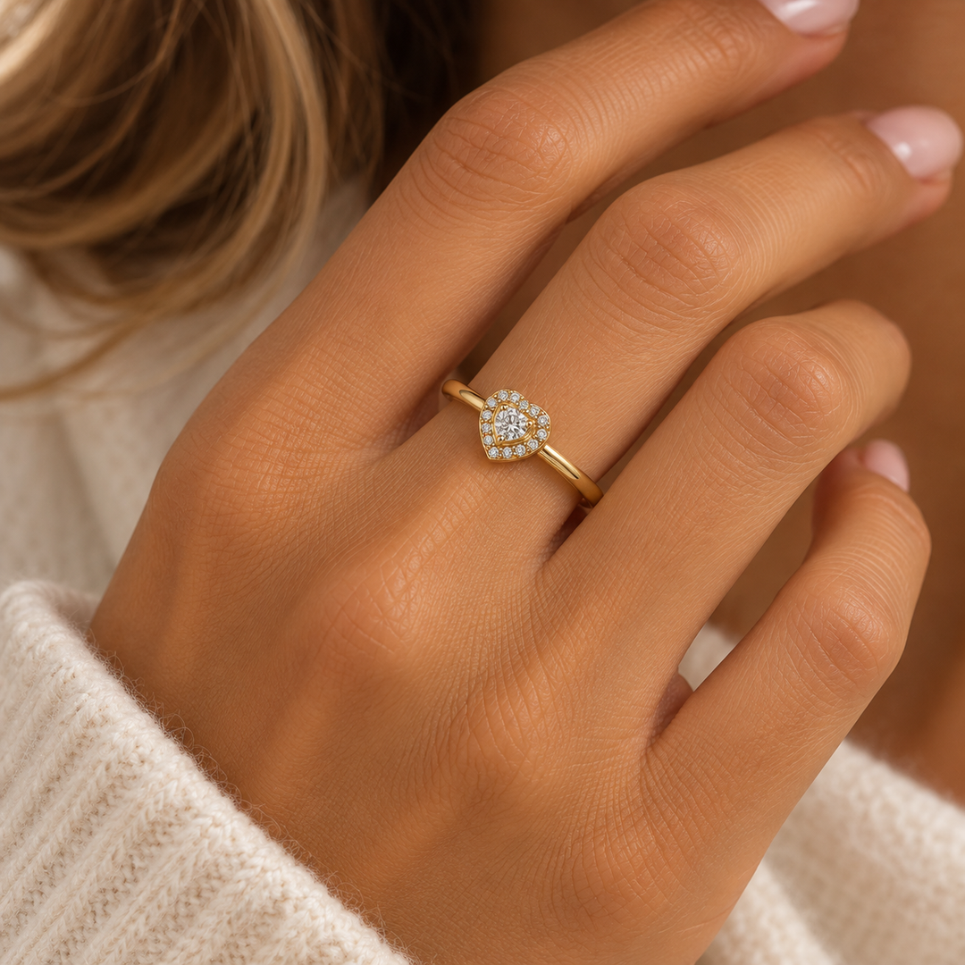 Mococo Fine 9ct Gold CZ Heart Ring