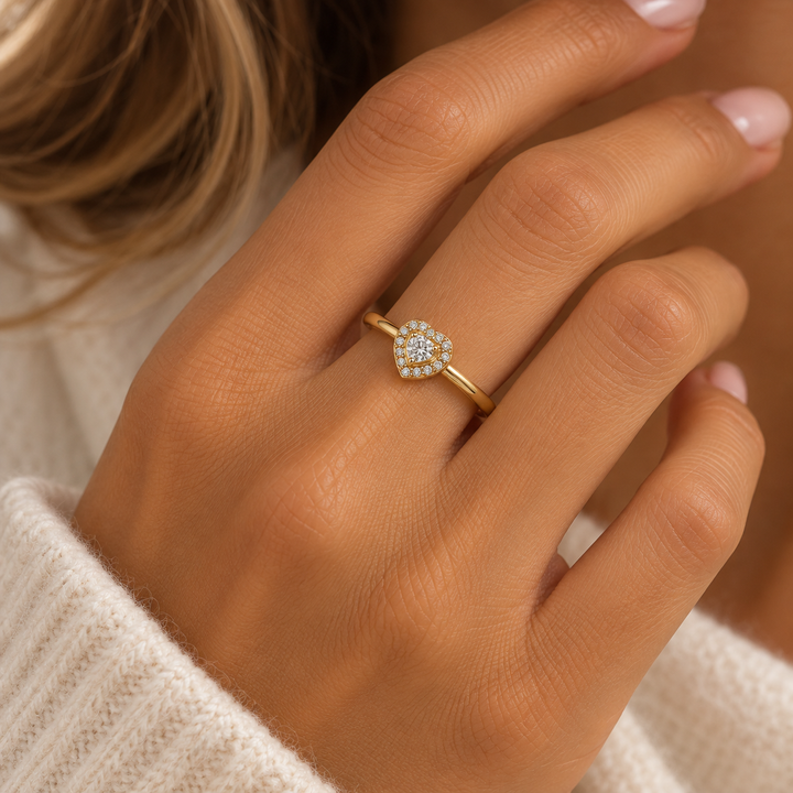 Mococo Fine 9ct Gold CZ Heart Ring