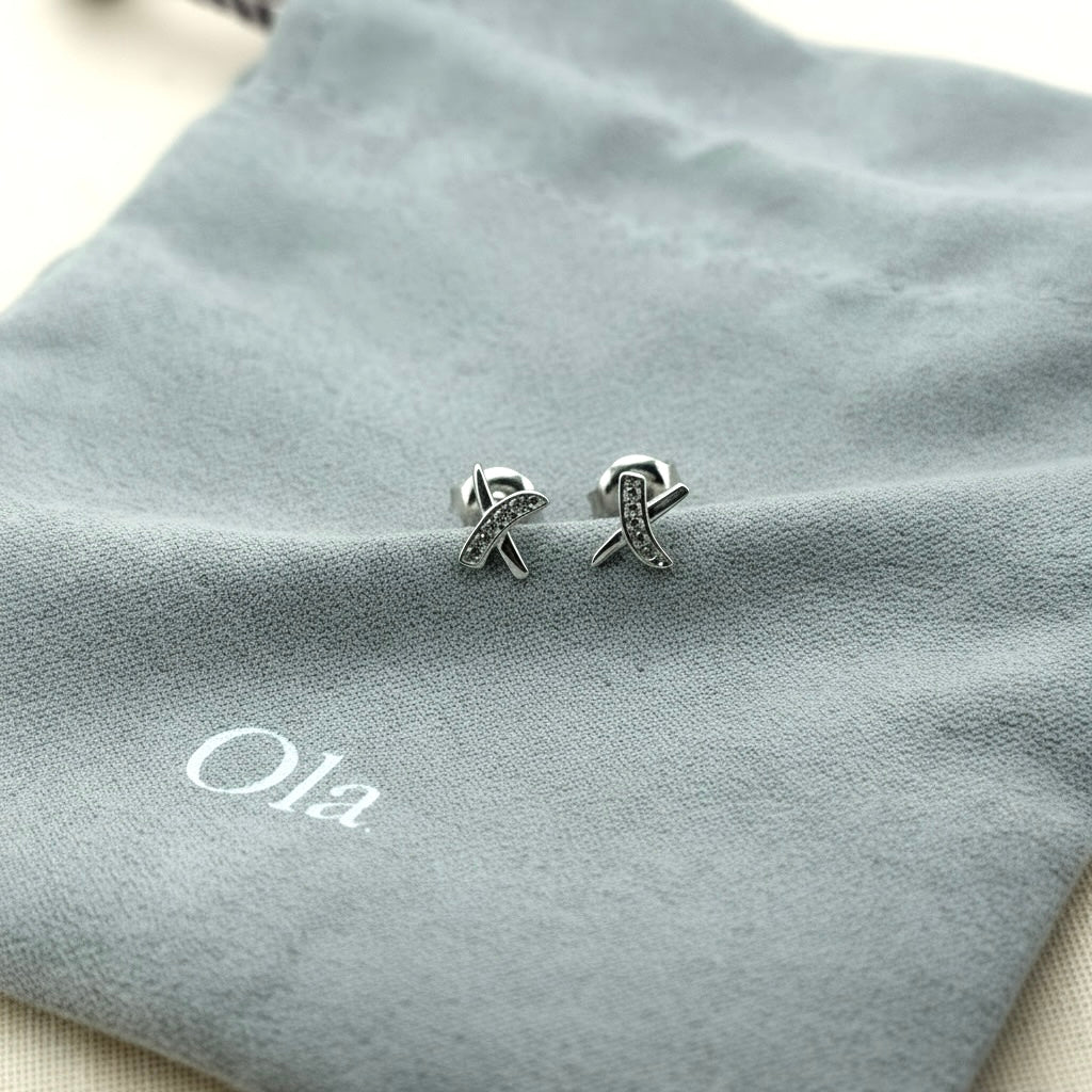Ola Silver Kisses Stud Earrings