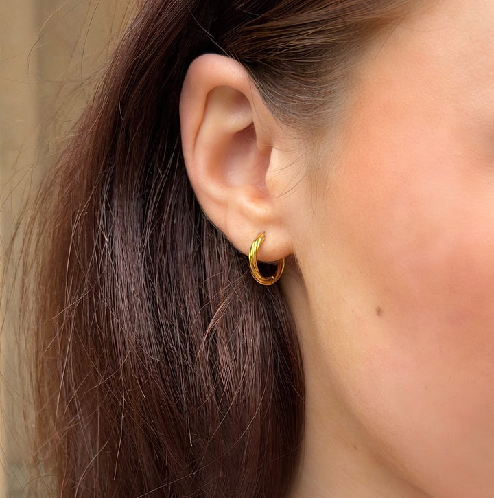 Mococo  Gold Twisted Hoop Earrings