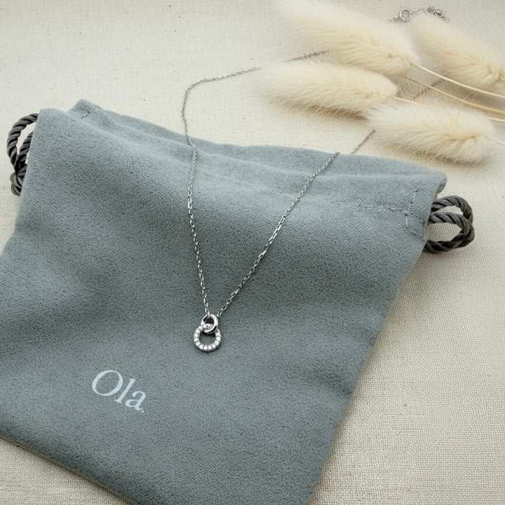 Ola Silver Interlinking Circles Pendant Necklace