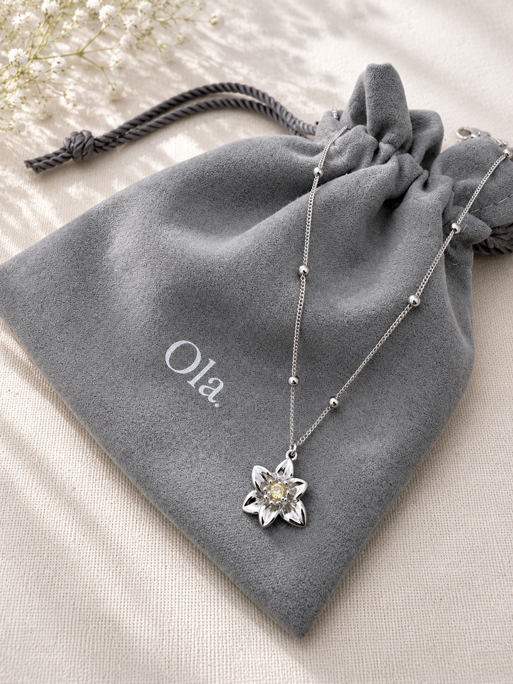 Ola Silver Daffodil Necklace