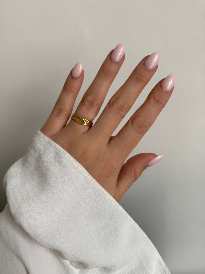 Mococo Essentials Gold Adjustable Wave Ring