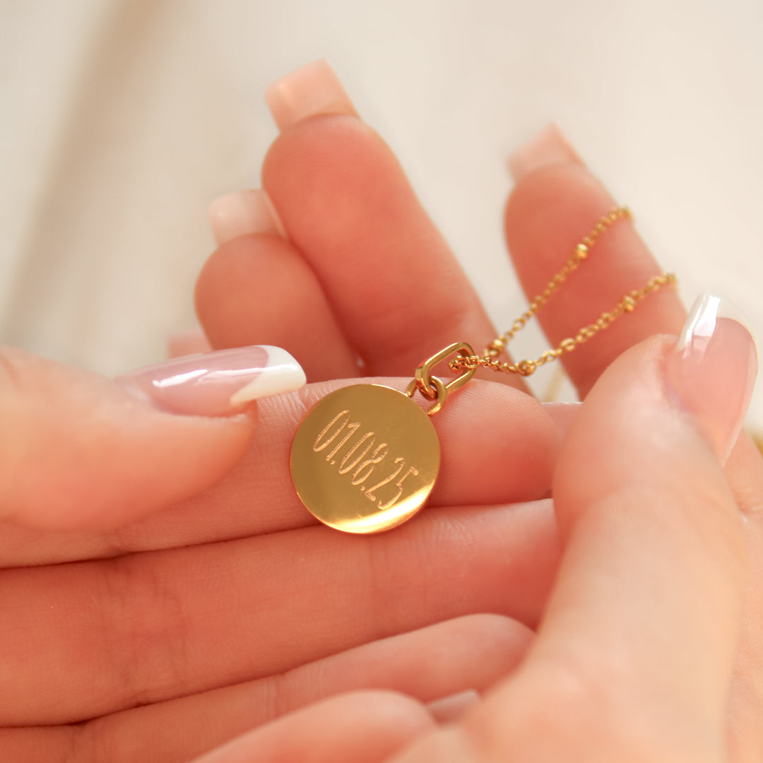 Mococo Personalised Gold Engraveable Circle Necklace