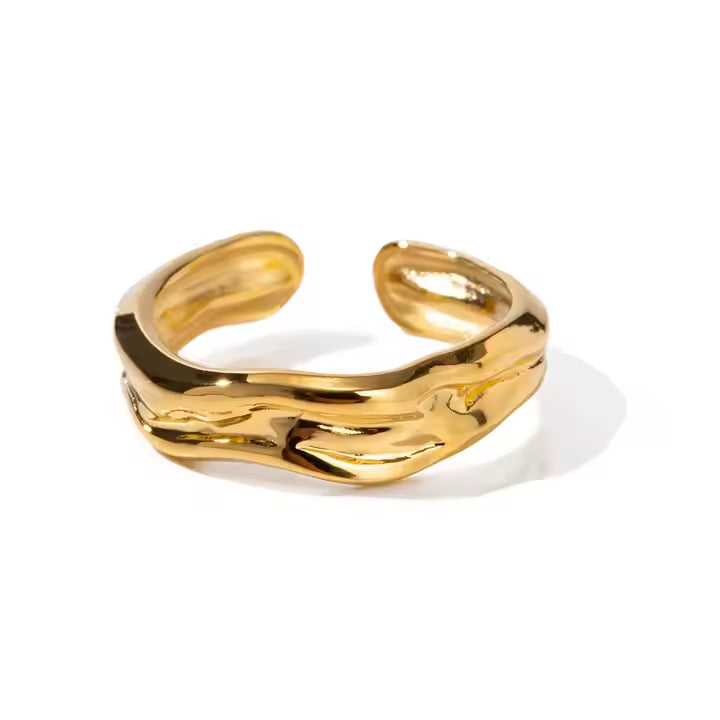 Mococo Essentials Gold Adjustable Wave Ring