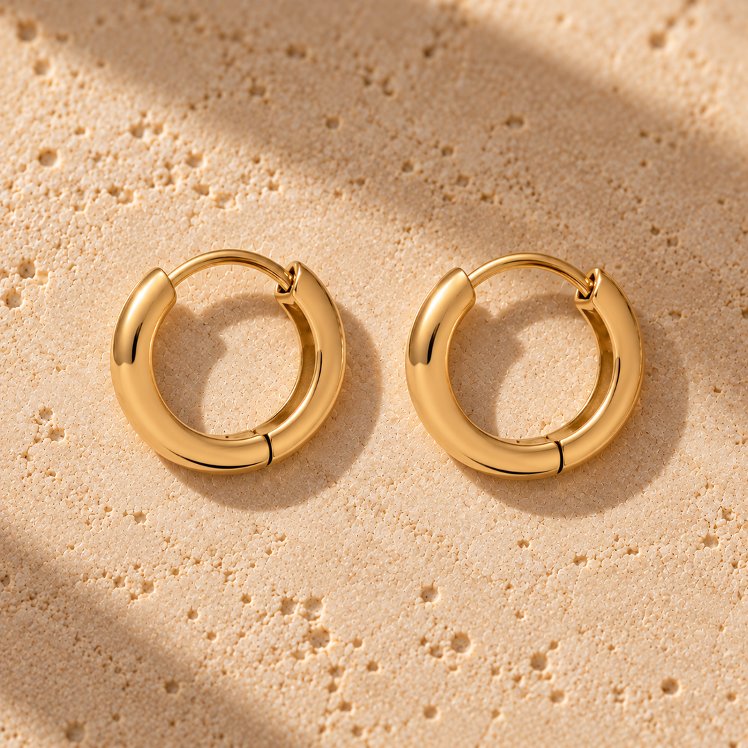 Mococo Fine 9ct Solid Gold Hollow Tube Hoop Earrings