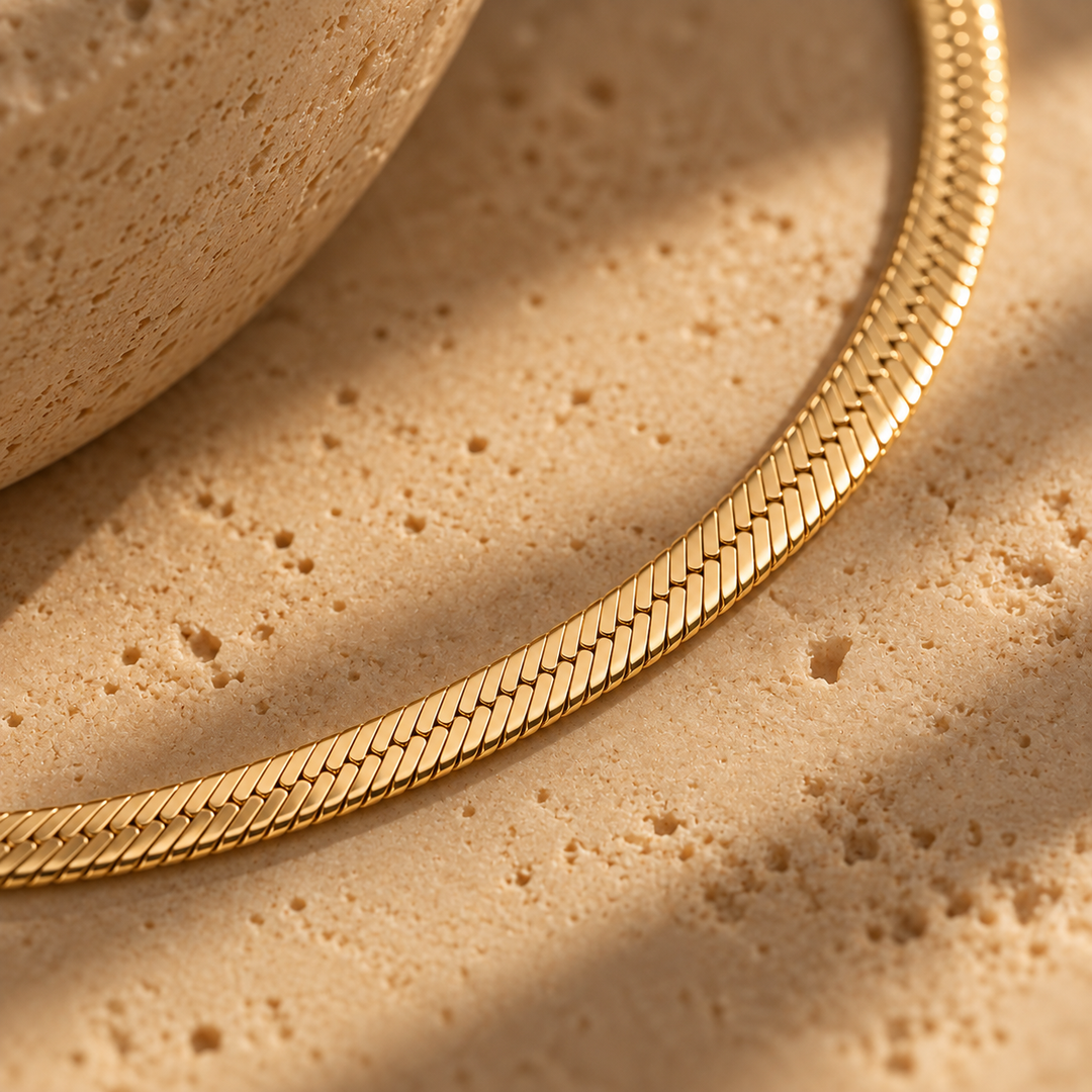 Mococo Fine 9ct Yellow Gold Herringbone Bracelet