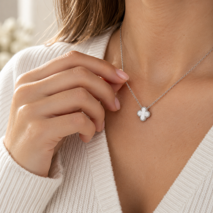 Ola Silver White Clover Jewellery Set