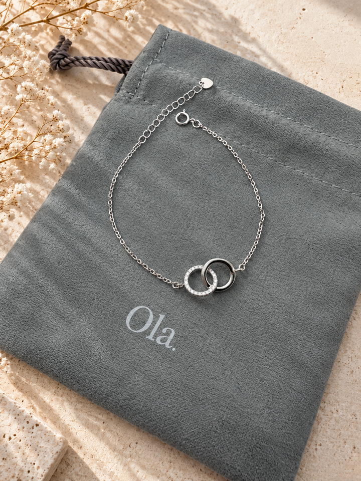 Ola Silver Sparkling Interlinking Circles Bracelet
