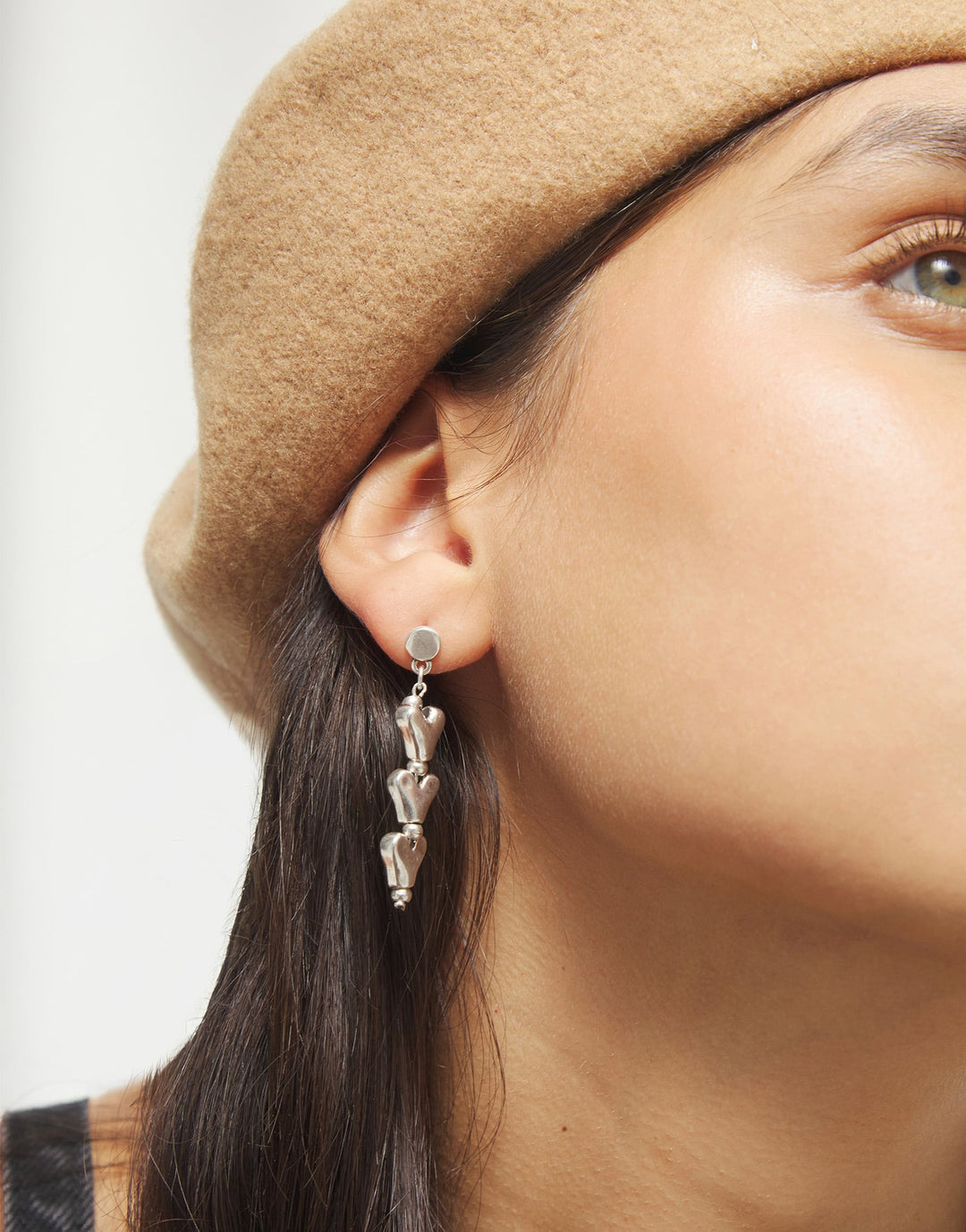 UNOde50 Drop Earrings with Chained Hearts Silver