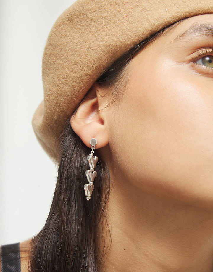 UNOde50 Drop Earrings with Chained Hearts Silver