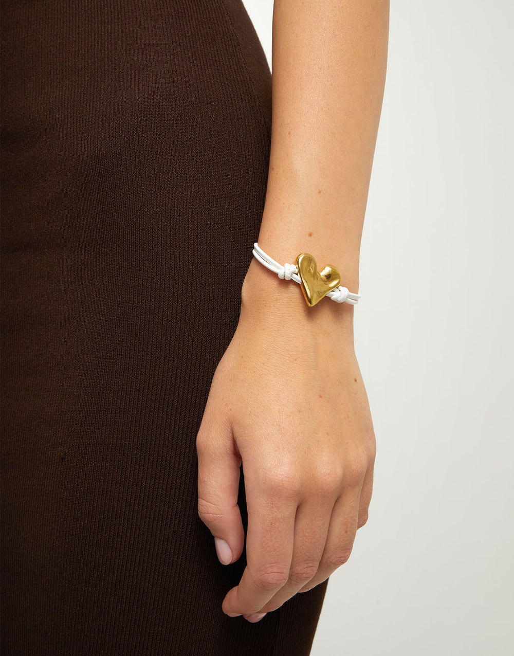 UNOde50 Beat Collection Leather Bracelet with Heart Detail White