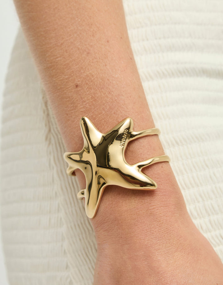 UNOde50 Starborn Bangle Bracelet with Starfish Gold-Tone
