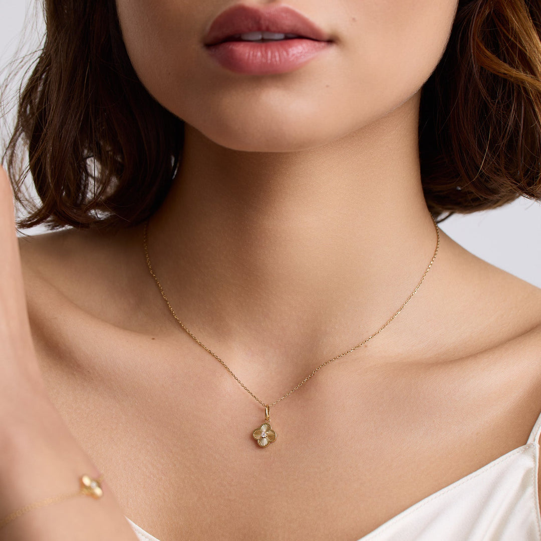 SK Trinket Pleated Clover Necklace