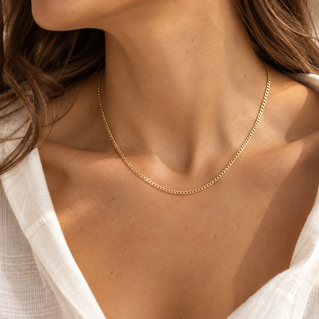 Mococo Fine 9ct Solid Gold Curb Chain Necklace