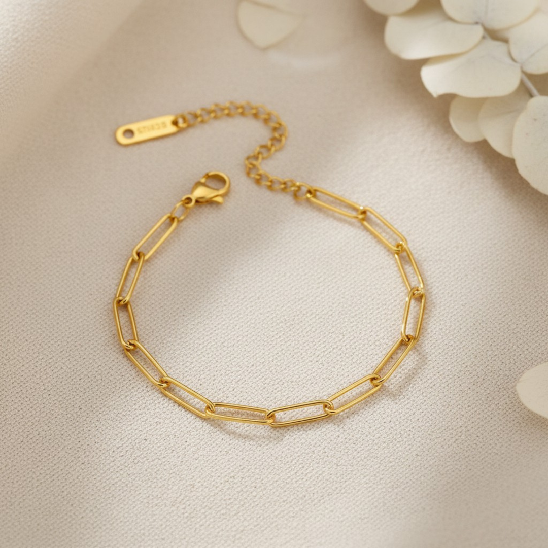 Mococo Gold Paperclip Charm Bracelet