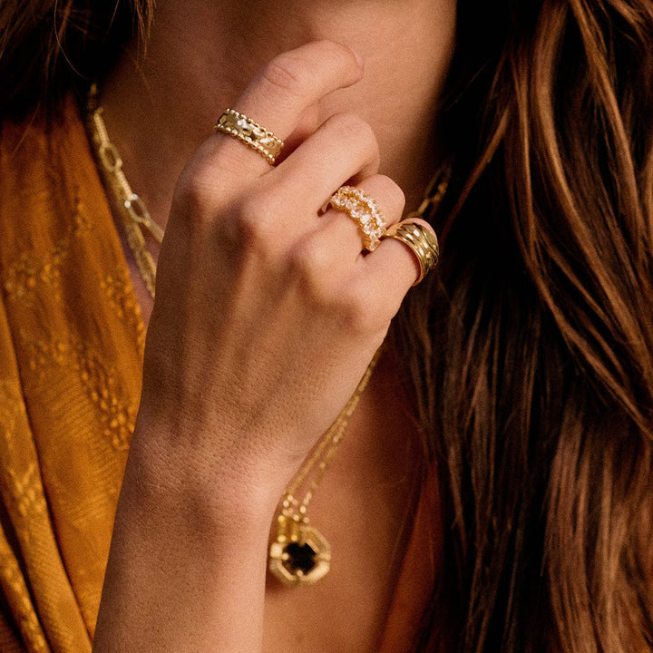 Daisy Amulet Band Ring