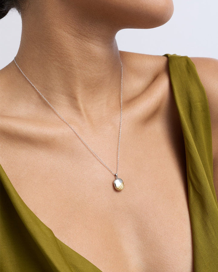 Astley Clarke Aurora Weave Mixed Metal Locket Necklace - MococoAstley Clarke62041MMUNOS5060504751803Necklaces