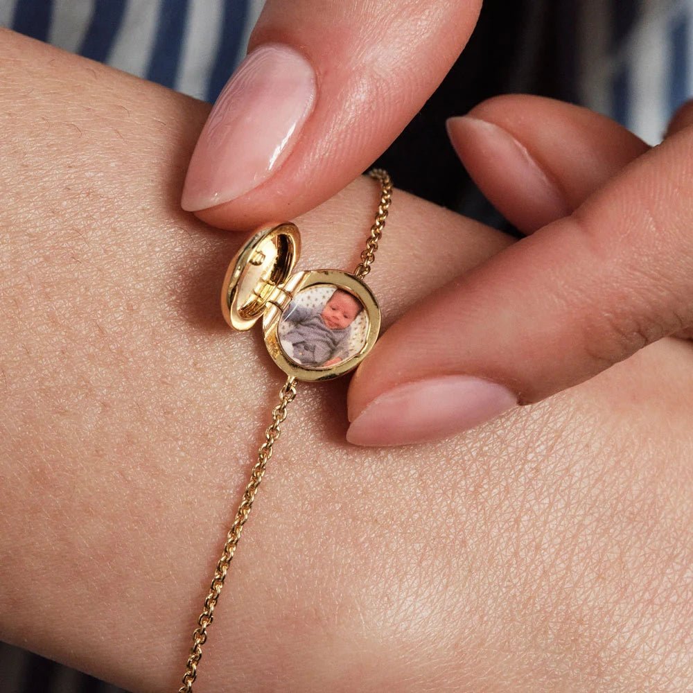 Astley Clarke Gold Mini Locket Bracelet with White Sapphire - MococoAstley Clarke52022YNOBOSBracelet
