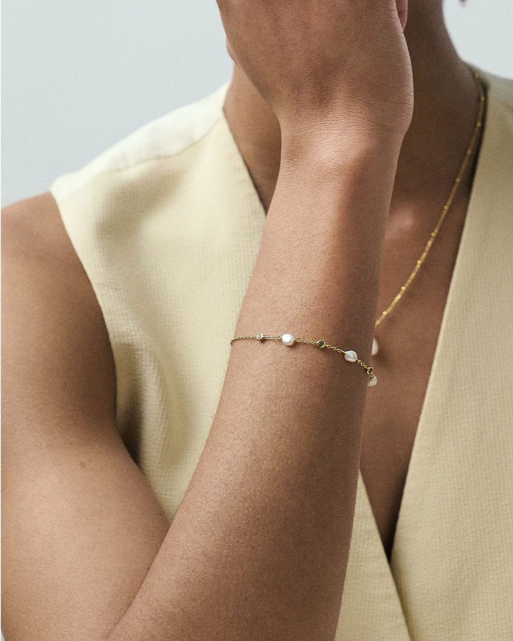Astley Clarke Gold Vermeil Station Bracelet - Freshwater Pearl &amp; Created Sapphire - MococoAstley Clarke61030YWTBOSBracelets