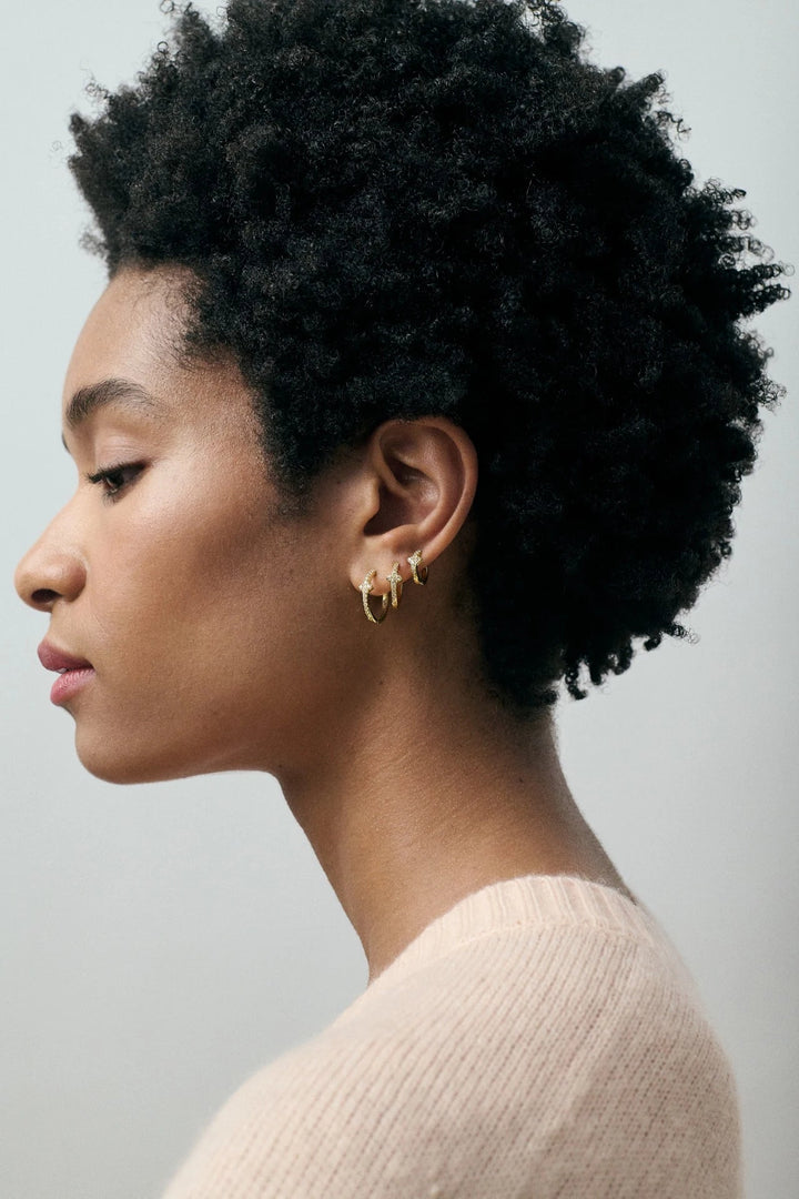 Astley Clarke Luna Light Huggie Hoop Earrings - Gold Vermeil &amp; White Sapphires - MococoAstley Clarke57048YNOEOSEarrings
