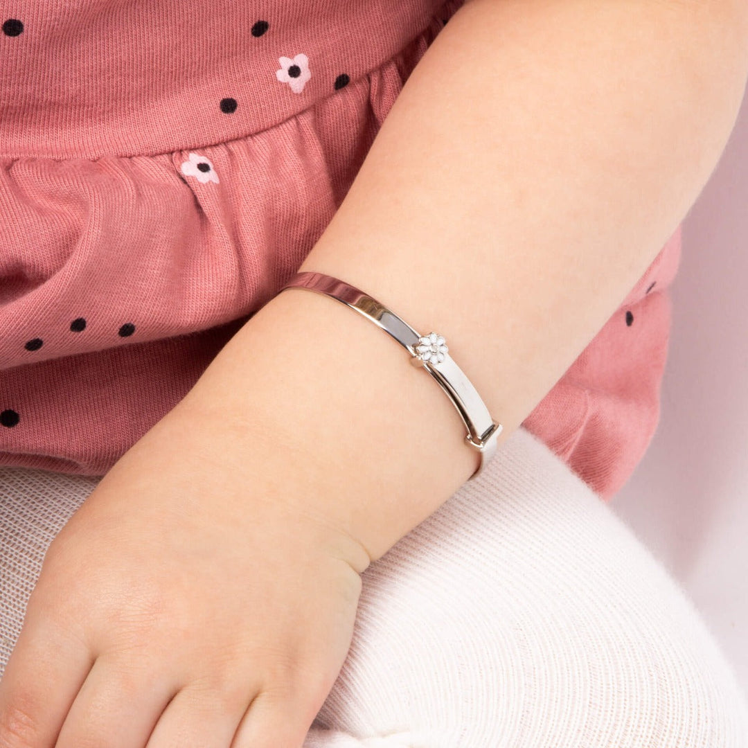 https://gb.geckojewellery.com/cdn/shop/files/b4316_model.jpg?v=1758703846&amp;width=1200