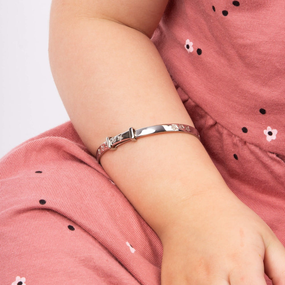 https://gb.geckojewellery.com/cdn/shop/files/b4322_model.jpg?v=1758703858&width=1200