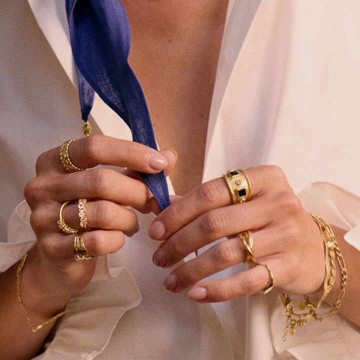 Daisy Chunky Stone Textured Ring