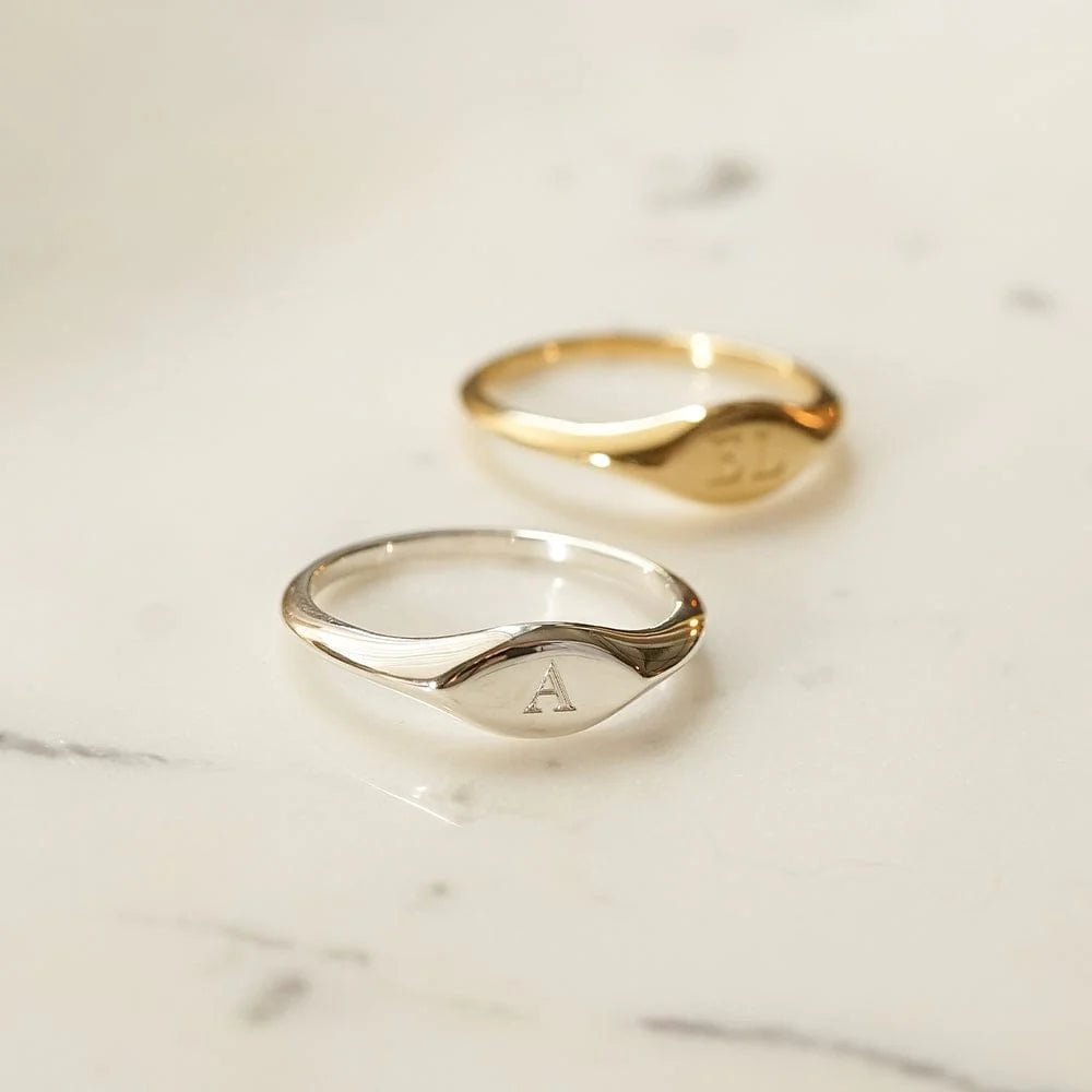 Daisy Estée Lalonde Mini Signet Ring - MococoDaisy London4ELSR28_SLV_XS5056104124628Rings